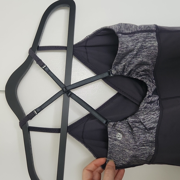 Lululemon Grey adjustable straps Tank Top with lined support bra size 10 - Picture 6 of 6